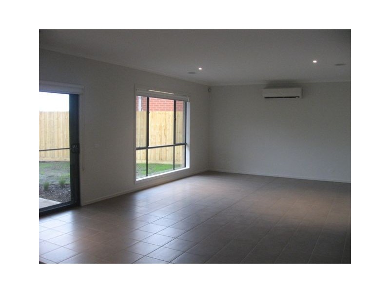 9 Pier Avenue, Doreen VIC 3754