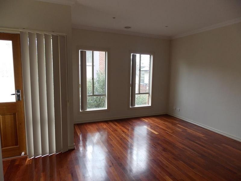 2/192-196 Sherbourne Road, Montmorency VIC 3094