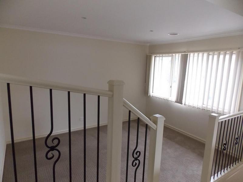 2/192-196 Sherbourne Road, Montmorency VIC 3094