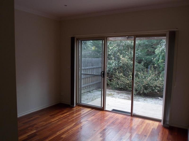 2/192-196 Sherbourne Road, Montmorency VIC 3094