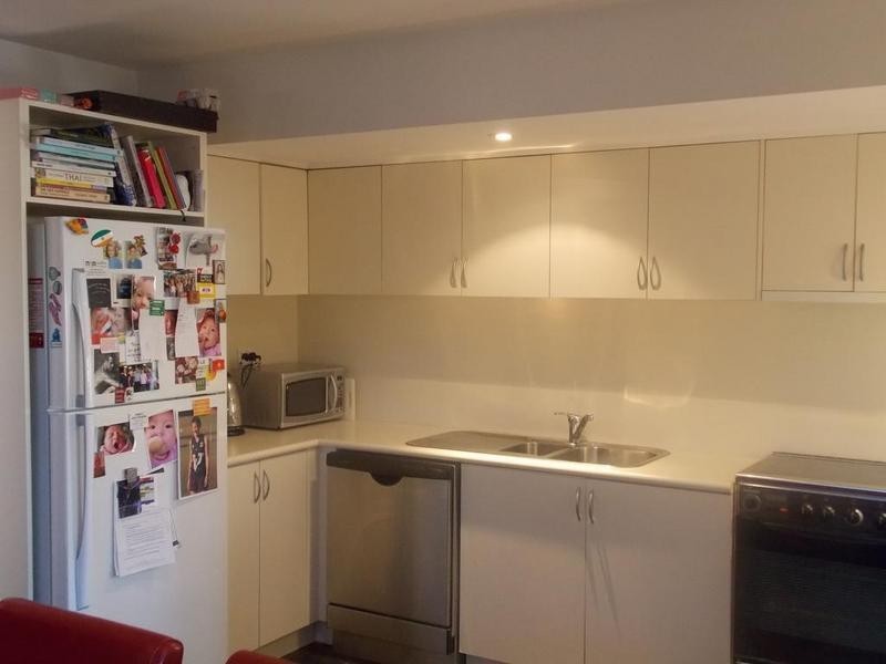 1/4 Chapman Street, Seddon VIC 3011