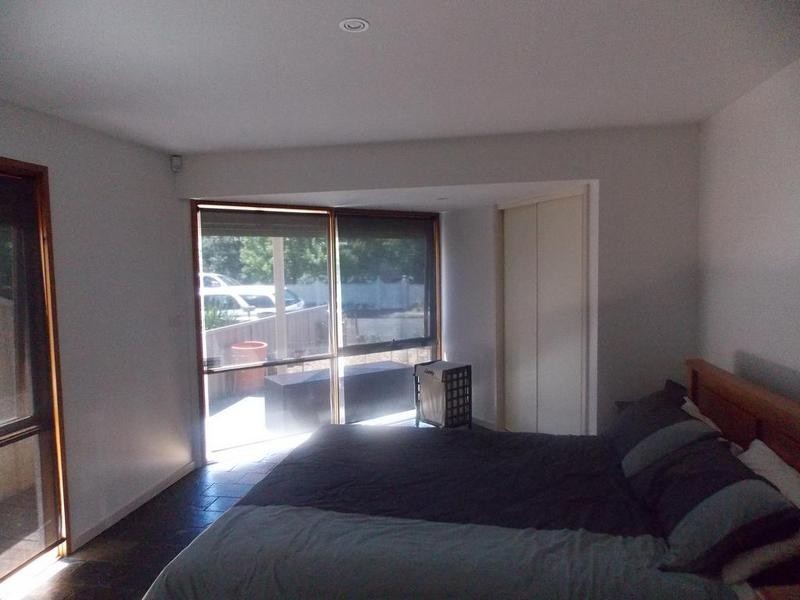 1/4 Chapman Street, Seddon VIC 3011