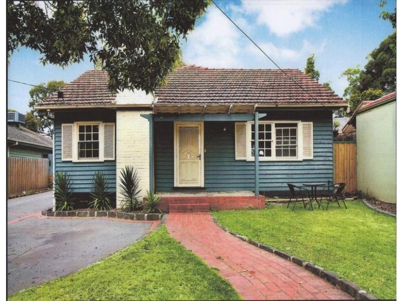 10 Helwig Ave, Montmorency VIC 3094