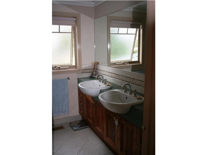 1/37 Airlie Road, Montmorency VIC 3094