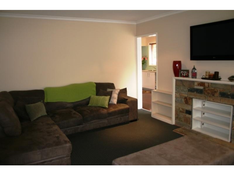 28 Lea Cres, Watsonia VIC 3087