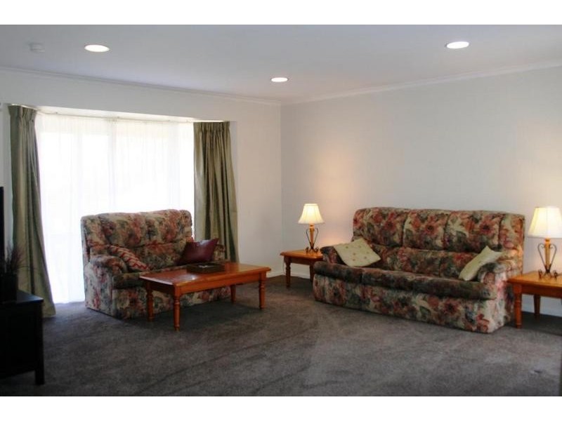 5 Summit Court, St Helena VIC 3088