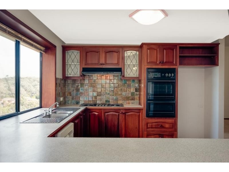 12 Elmwood Rise, Eltham North VIC 3095