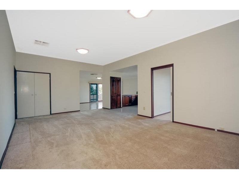 12 Elmwood Rise, Eltham North VIC 3095