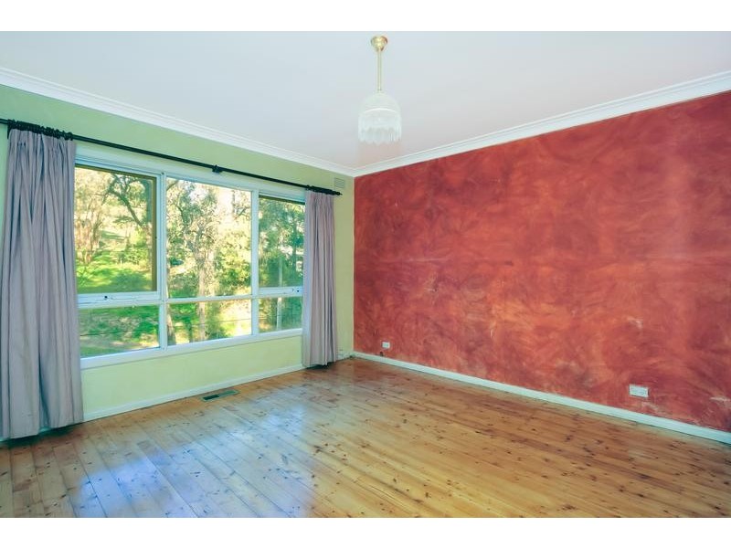 17 Valley Road, Wattle Glen VIC 3096