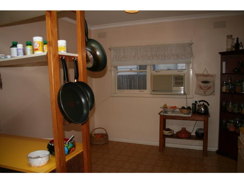 10 Hiltop Ave, Macleod VIC 3085