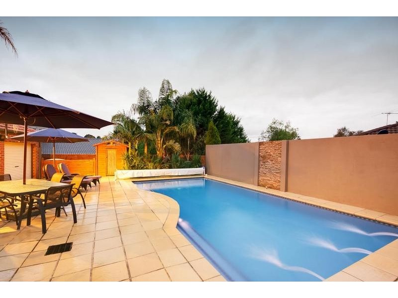 4 Liberty Court, St Helena VIC 3088