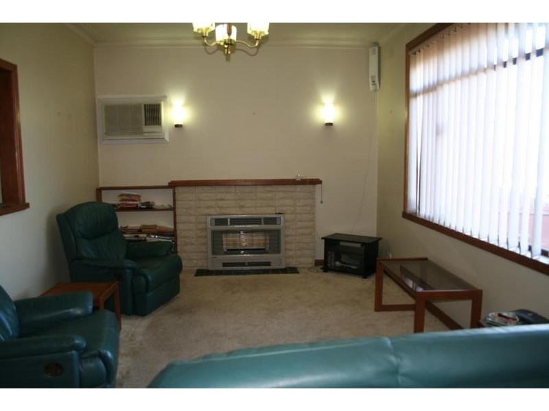 14 Yerrawa St, Watsonia VIC 3087