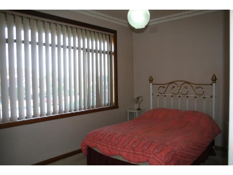 14 Yerrawa St, Watsonia VIC 3087