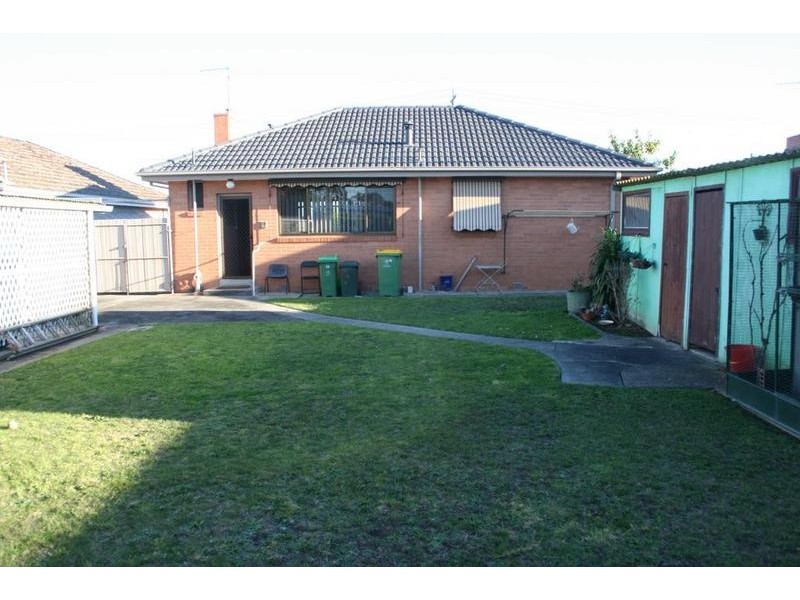 14 Yerrawa St, Watsonia VIC 3087