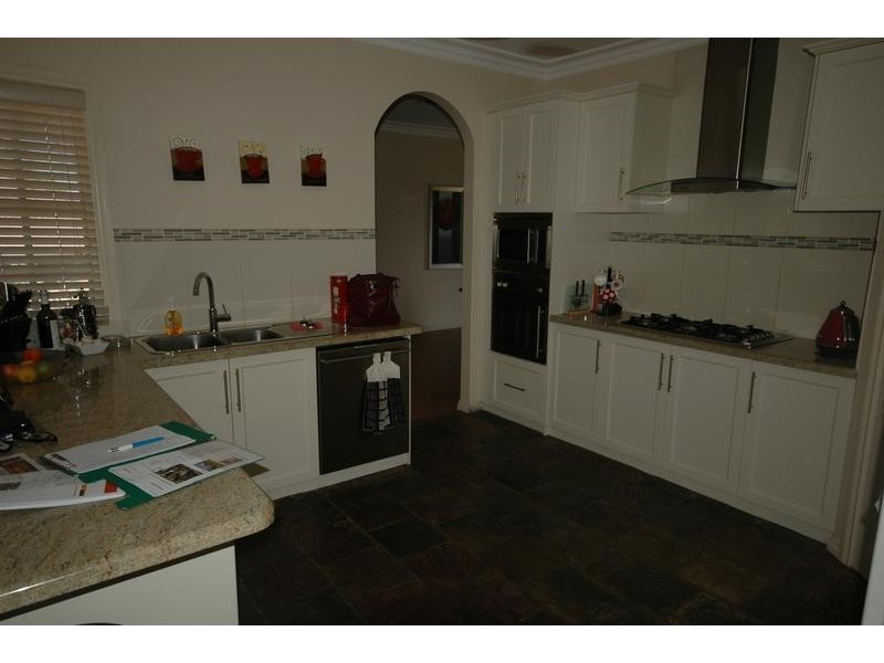 27 Nillumbik Square, Diamond Creek VIC 3089