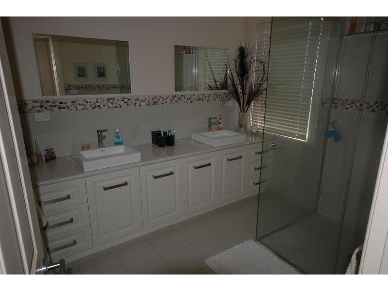 27 Nillumbik Square, Diamond Creek VIC 3089