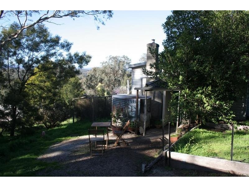 18 Valley View Road, Hurstbridge VIC 3099