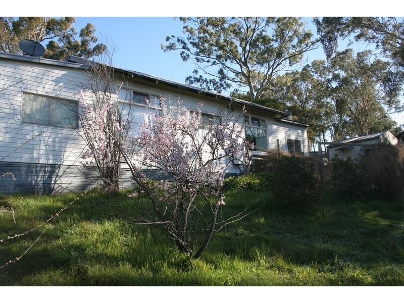 18 Valley View Road, Hurstbridge VIC 3099