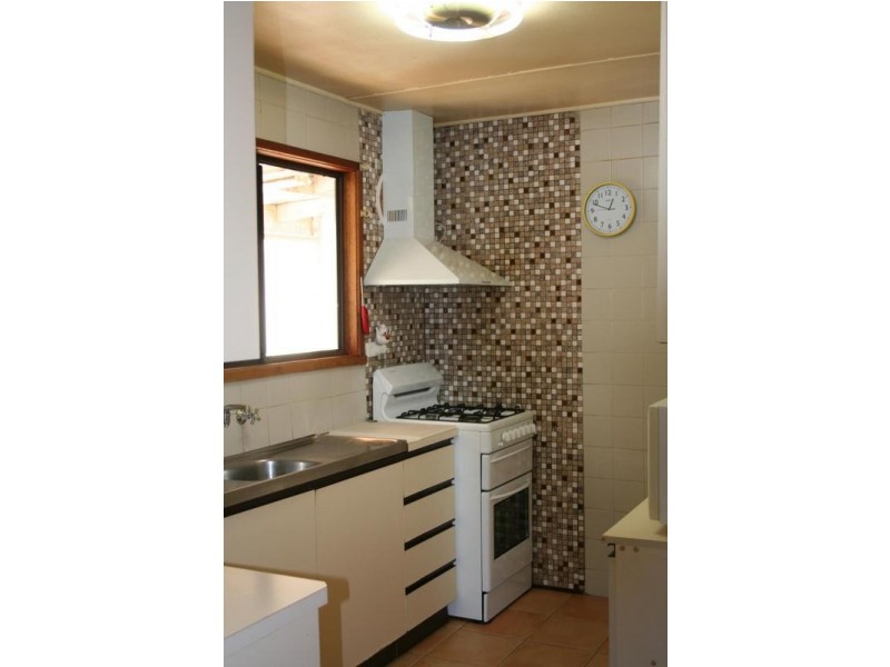 2/2 Parkland Ave, Briar Hill VIC 3088
