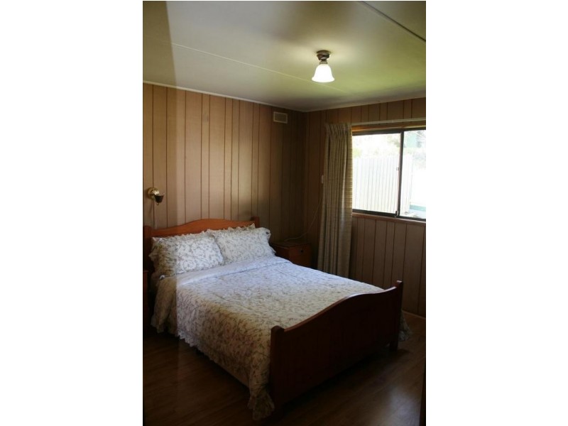 2/2 Parkland Ave, Briar Hill VIC 3088