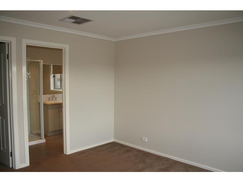 24 Tallis Grove, Doreen VIC 3754