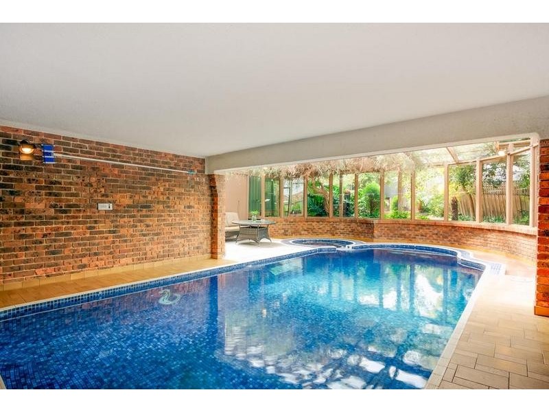 6 Friend Court, Mill Park VIC 3082