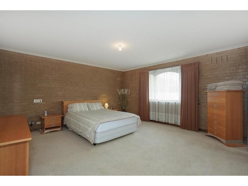 6 Friend Court, Mill Park VIC 3082