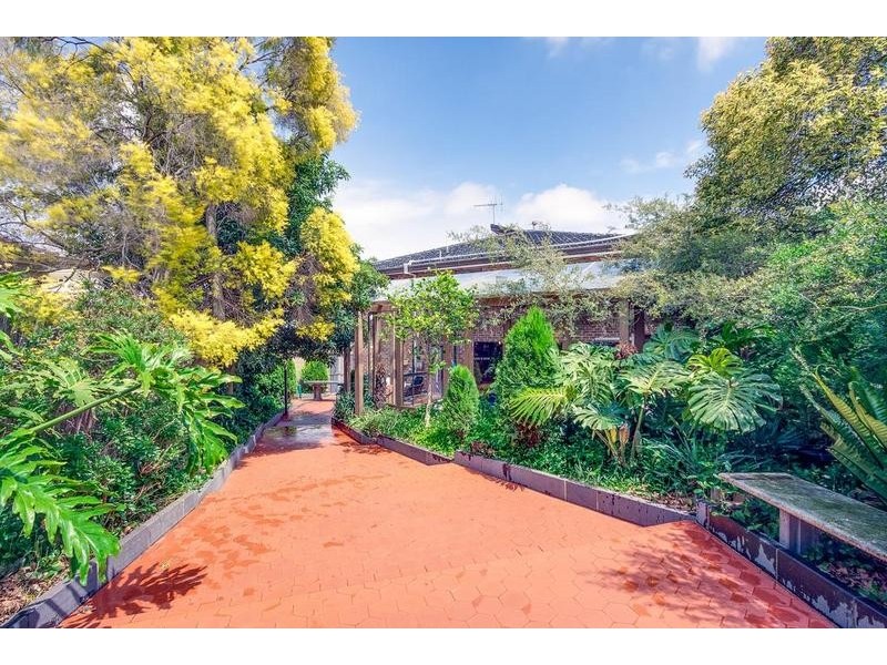 6 Friend Court, Mill Park VIC 3082