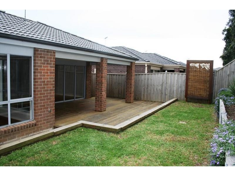 24 Tallis Grove, Doreen VIC 3754