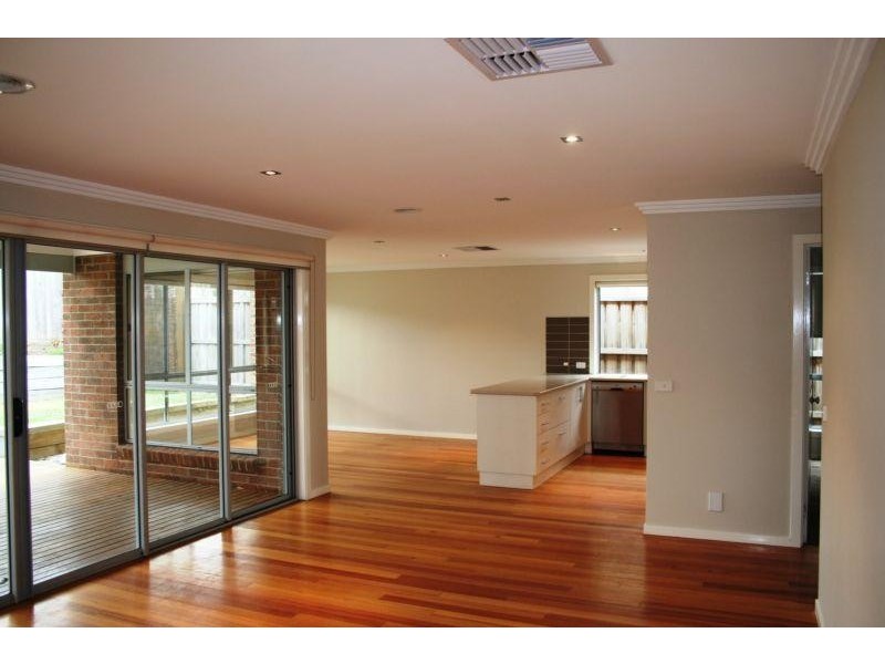 24 Tallis Grove, Doreen VIC 3754