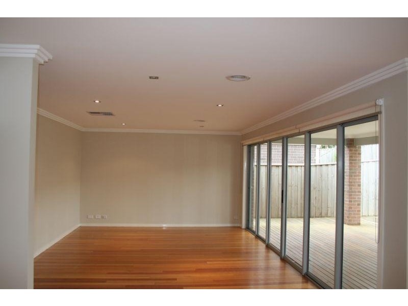 24 Tallis Grove, Doreen VIC 3754