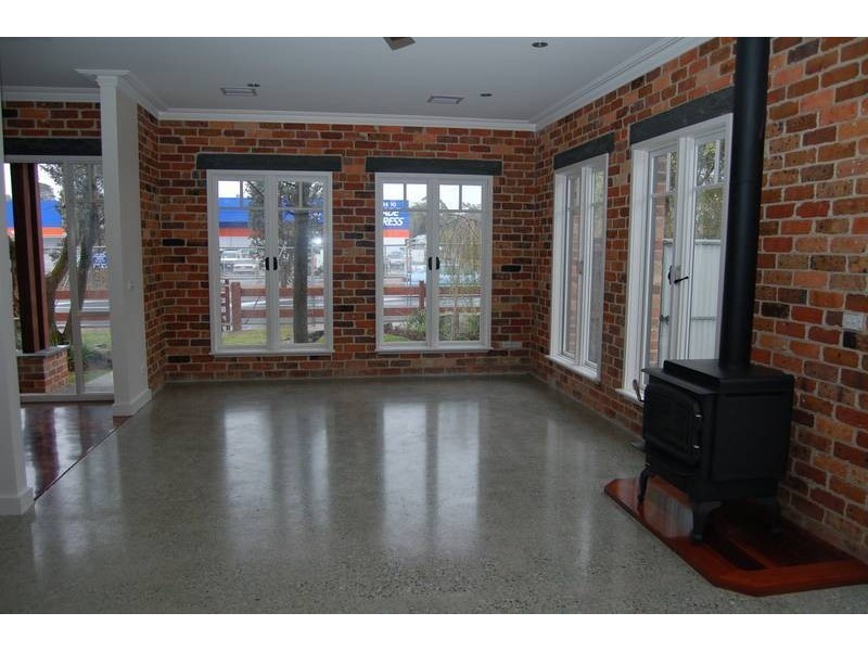 98 Main Hurstbridge Road, Diamond Creek VIC 3089