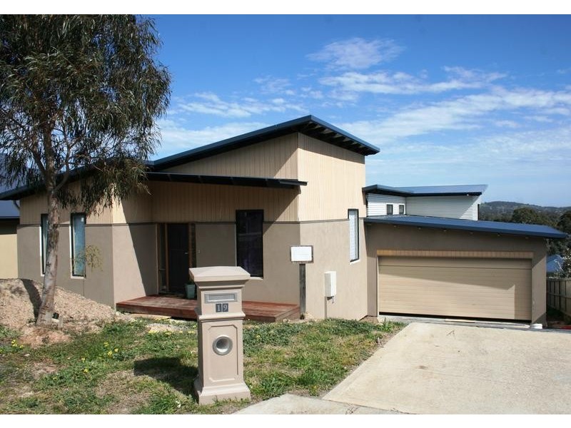 19 Werther Way, Doreen VIC 3754
