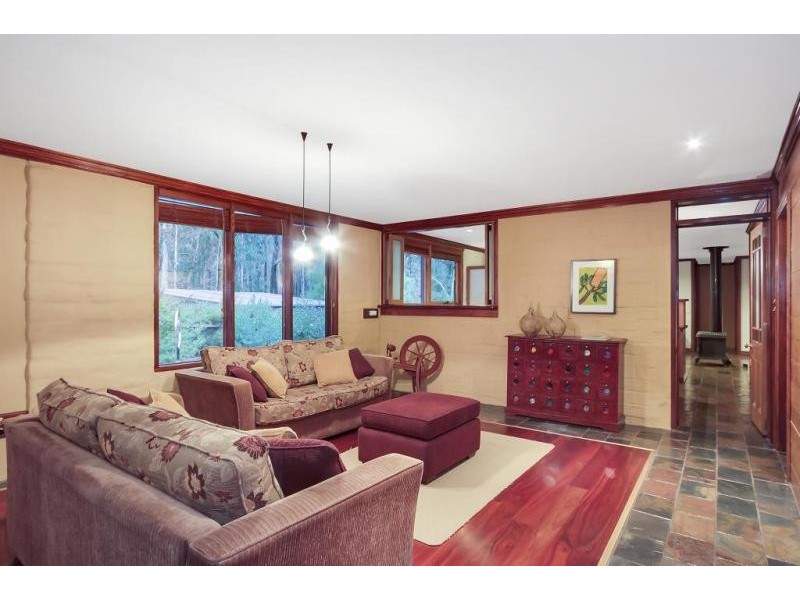 124 Kestrel Lane, Kinglake West VIC 3757