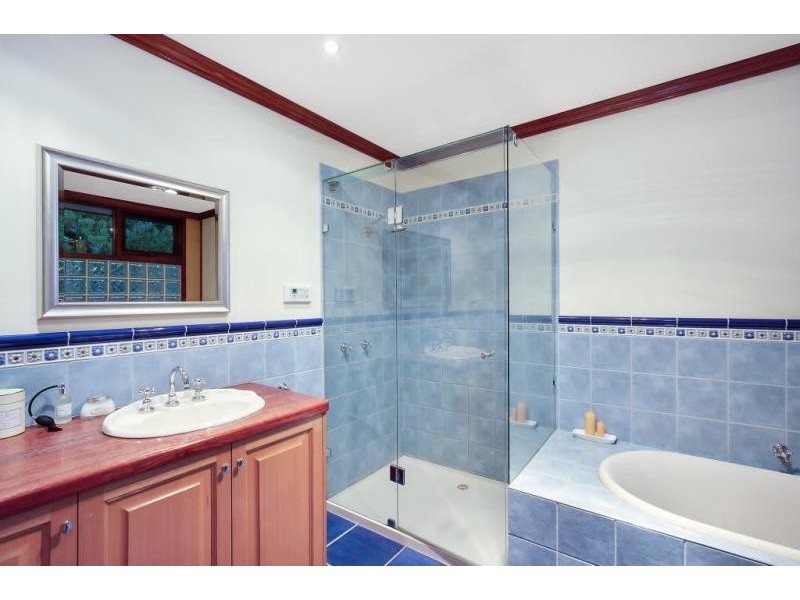 124 Kestrel Lane, Kinglake West VIC 3757