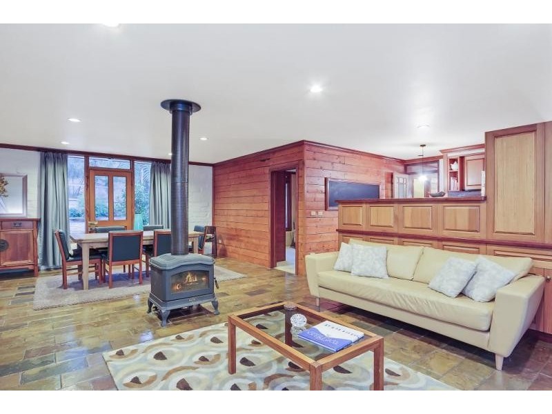 124 Kestrel Lane, Kinglake West VIC 3757