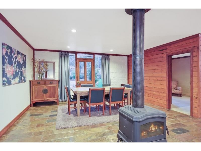 124 Kestrel Lane, Kinglake West VIC 3757