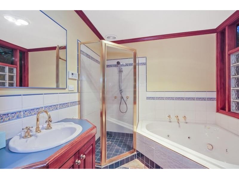 124 Kestrel Lane, Kinglake West VIC 3757