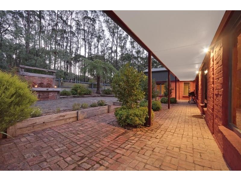124 Kestrel Lane, Kinglake West VIC 3757