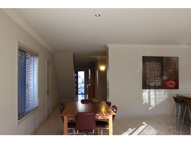 14 Cobb Street, South Morang VIC 3752