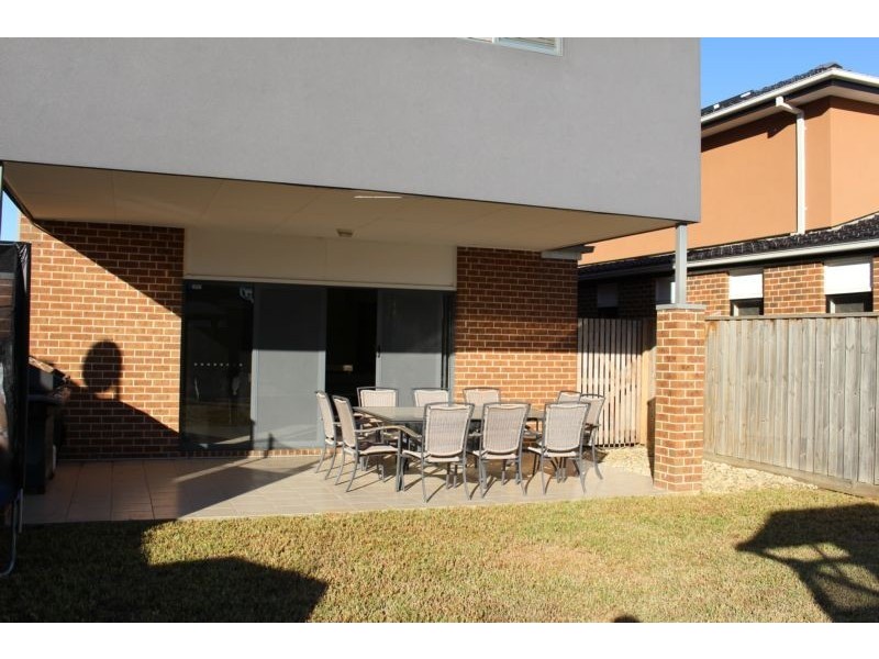 14 Cobb Street, South Morang VIC 3752