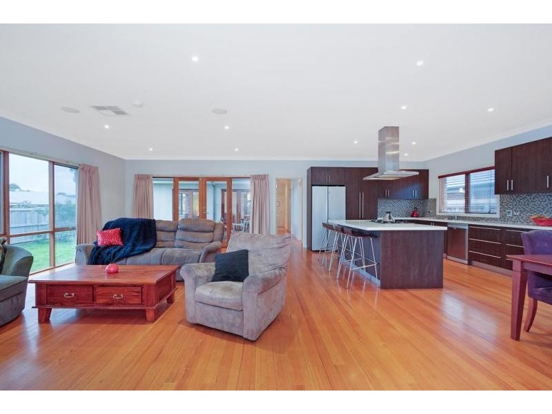 13 Bursaria Way, Doreen VIC 3754