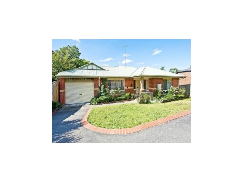 2/2 Warrington Crescent, Wattle Glen VIC 3096