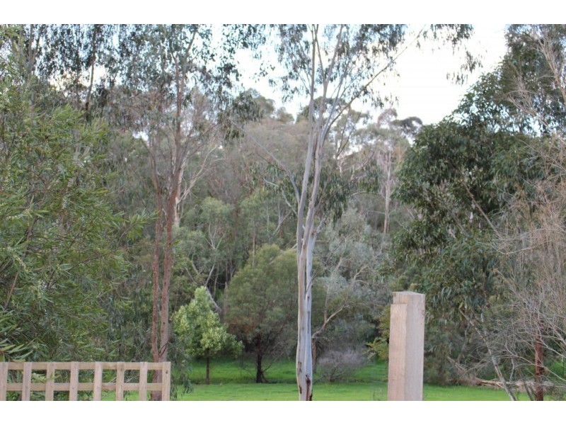 5A Kenarra Crt, Hurstbridge VIC 3099