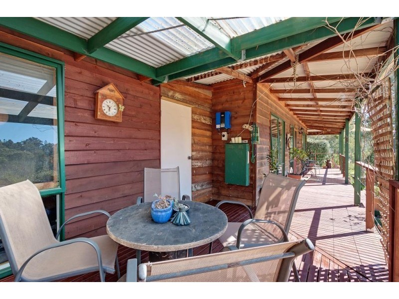 14 Long Gully Road, Hazeldene VIC 3658