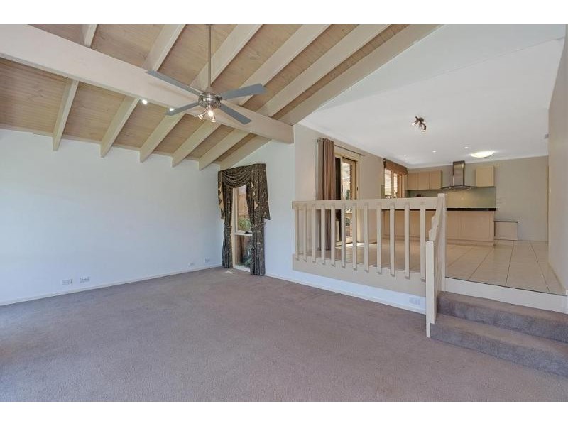 18 Oronsay Cres, Diamond Creek VIC 3089