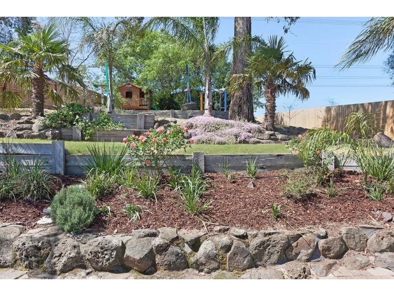 18 Oronsay Cres, Diamond Creek VIC 3089