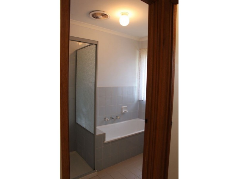 1/38 Kempston Street, Greensborough VIC 3088