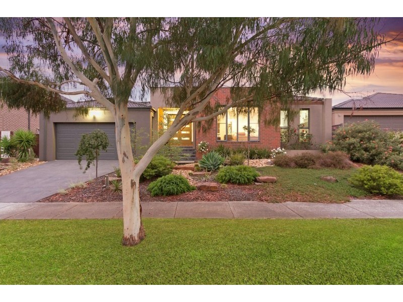 22 Glass Cres, Doreen VIC 3754