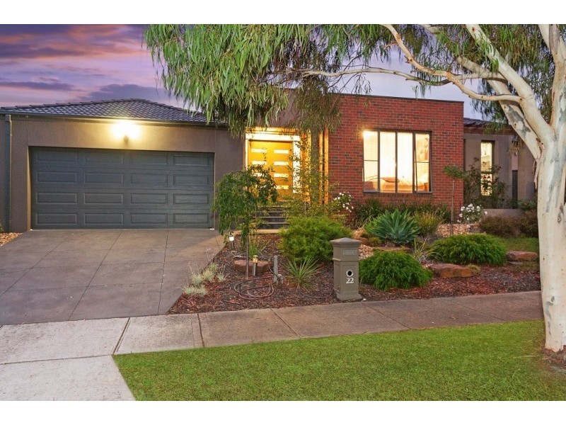 22 Glass Cres, Doreen VIC 3754